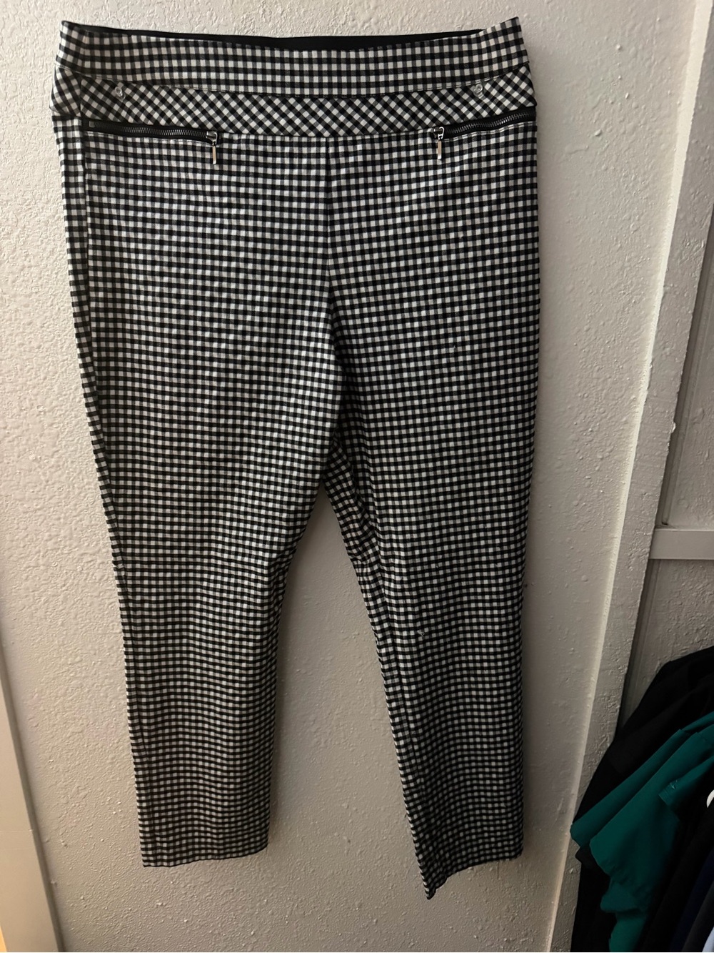 Candie's Black and White Gingham Cropped Pants